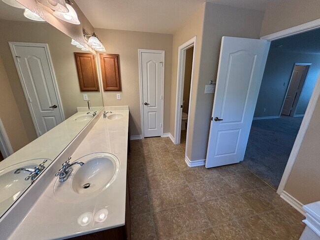 Building Photo - 10236 Grizzly Oak Dr
