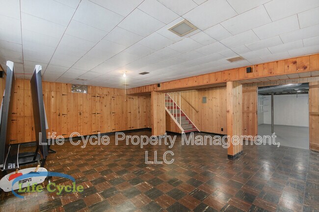 Building Photo - 1055 Lake Michigan Dr NW