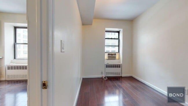 Building Photo - 955 Second Avenue