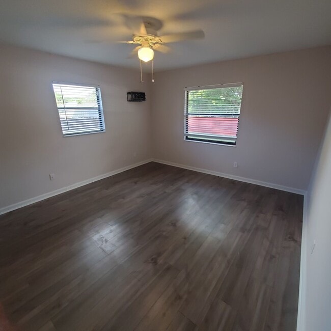 Building Photo - 1004 Egret Ct