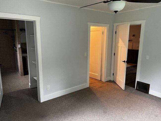 Building Photo - 93 E 100 S