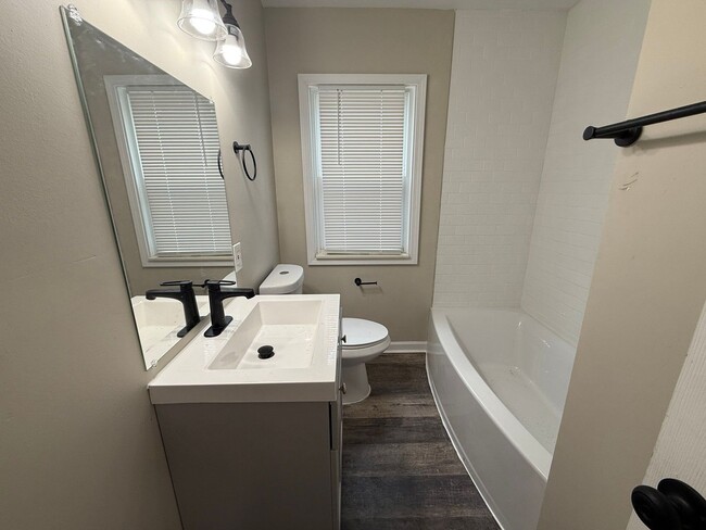 Building Photo - Renovated 3-Bedroom Home – We Welcome Sect...