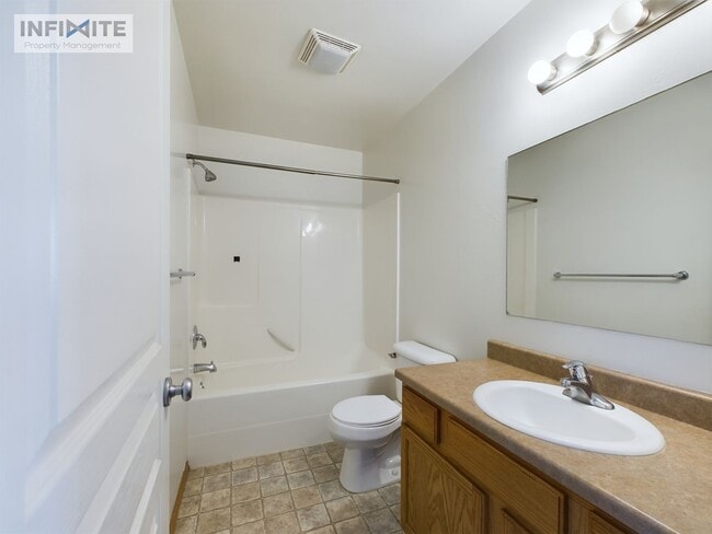 Building Photo - 3 Bedroom, 2.5 Bath Condo in Belgrade, MT!
