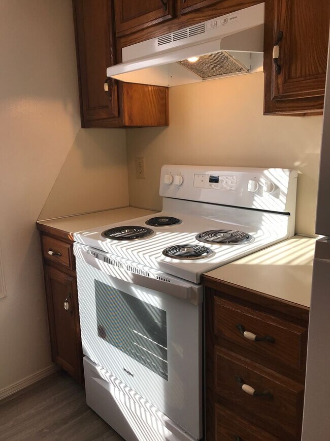 Building Photo - 1500 W Rainey St