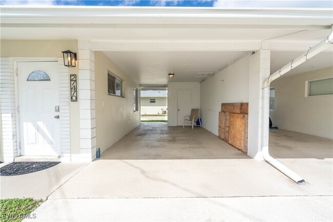 Building Photo - 27470 Village Garden Way