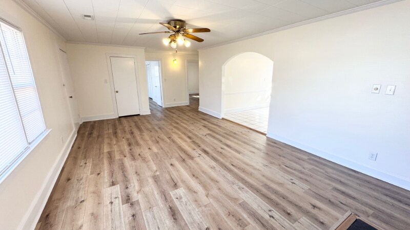 Building Photo - 3817 King St