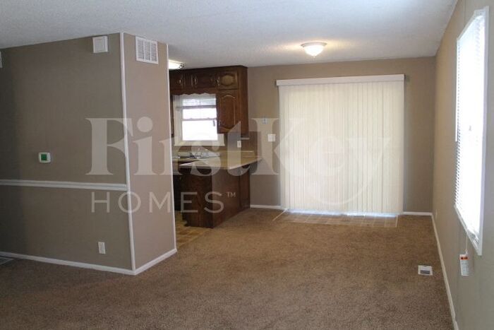 Building Photo - 805 N Powahatan Dr