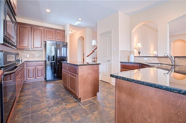 Building Photo - 12500 Calistoga Way