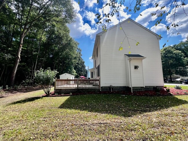 Building Photo - Gorgeous 4 Bedroom 2.5 Bath home in the he...