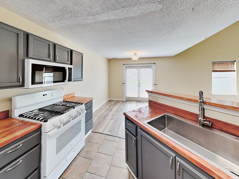 Building Photo - 385 Kimbrough Dr