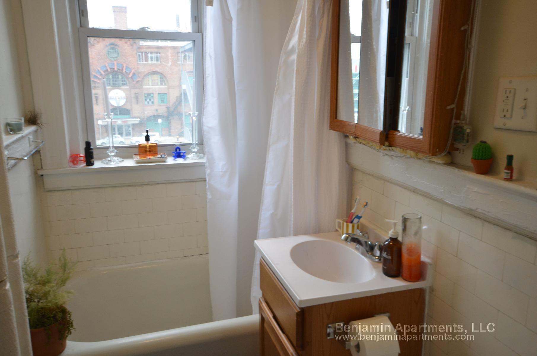 Building Photo - 1167 Boylston St