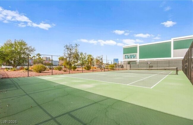 Building Photo - 3930 University Center Dr