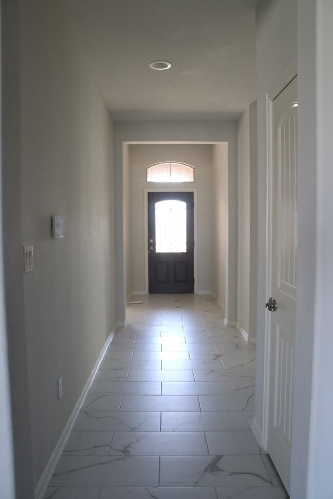 Building Photo - 6814 Colony Rd