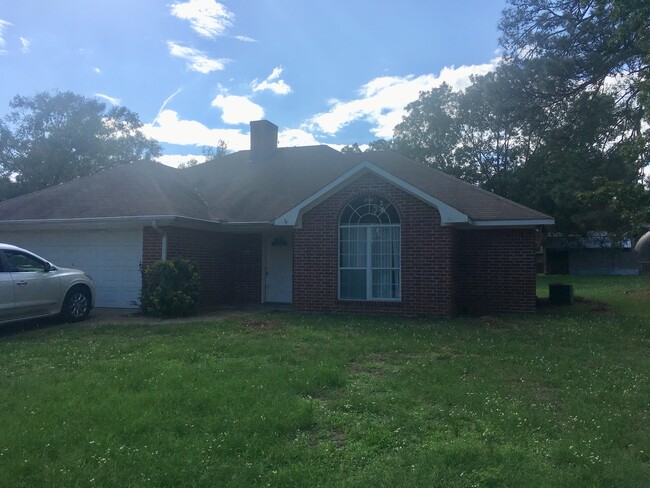 Primary Photo - 3 bed 2 bath home in Gladewater