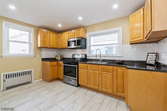 Building Photo - 41-43 Poe Avenue Unit