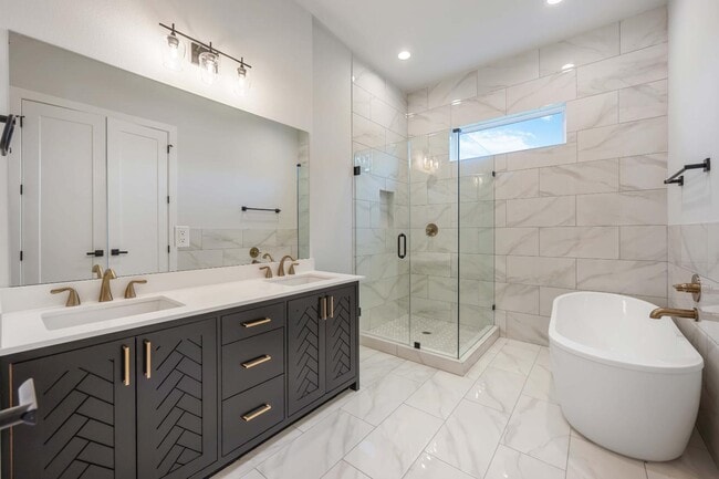 Building Photo - 6119 Campo Vista Dr