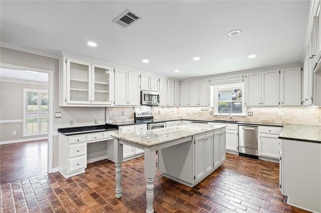 Building Photo - 1904 Hickory Knot Ct
