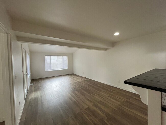 Building Photo - Updated 3 Bedroom Home Near Barkley Village