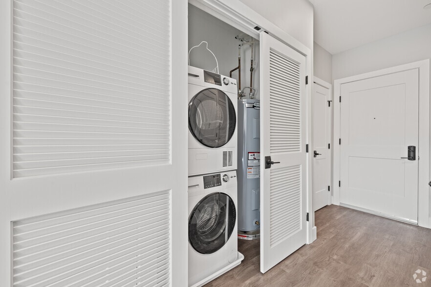 Studio - 448SF - Laundry - Lakeside of Cheshire
