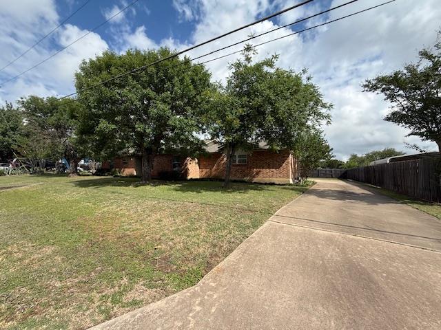 Building Photo - 405 Tyrone Dr