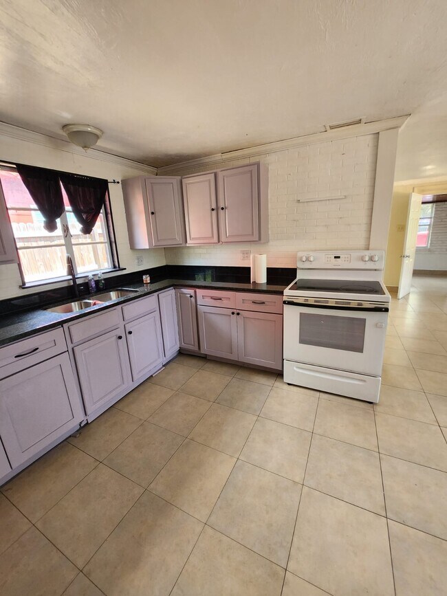 Building Photo - 4730 68th Ln N