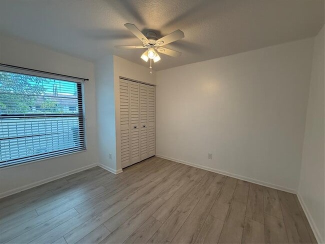 Building Photo - 6101 Woodlake Blvd