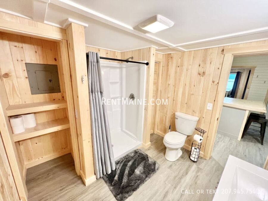 Building Photo - 8 Sand Beach Ln