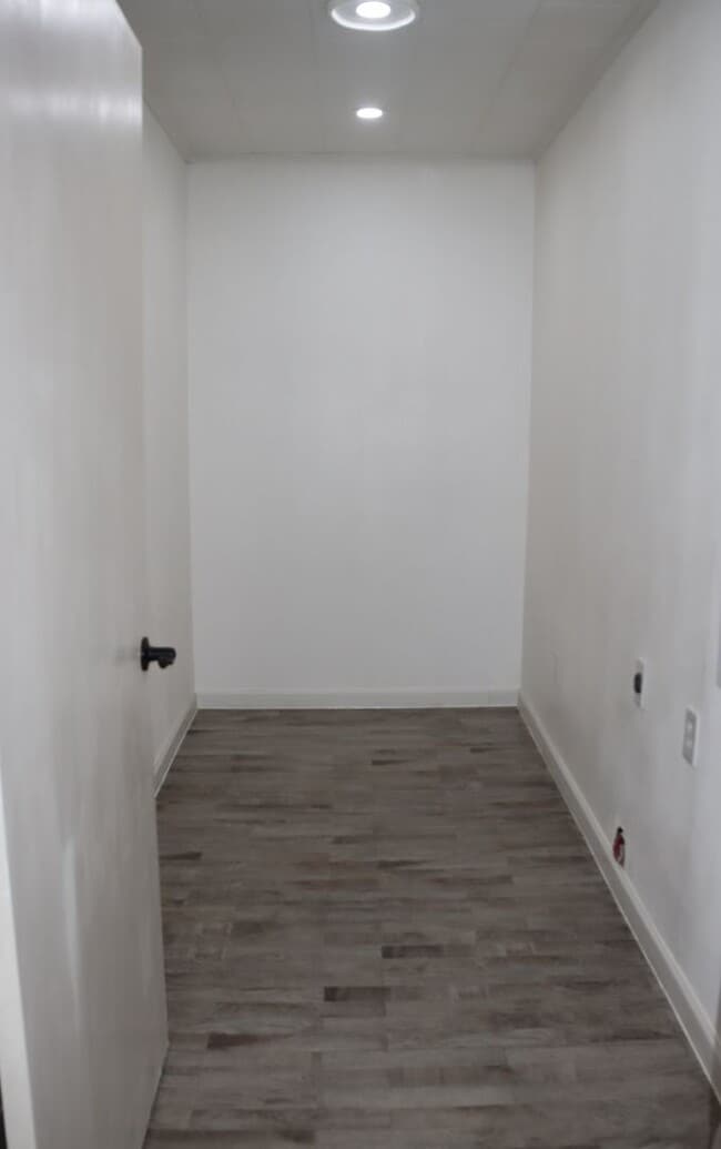 Building Photo - Newly Remodeled Single-Family Home
