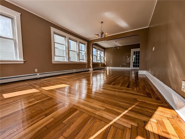 Building Photo - 364 Academy Ave
