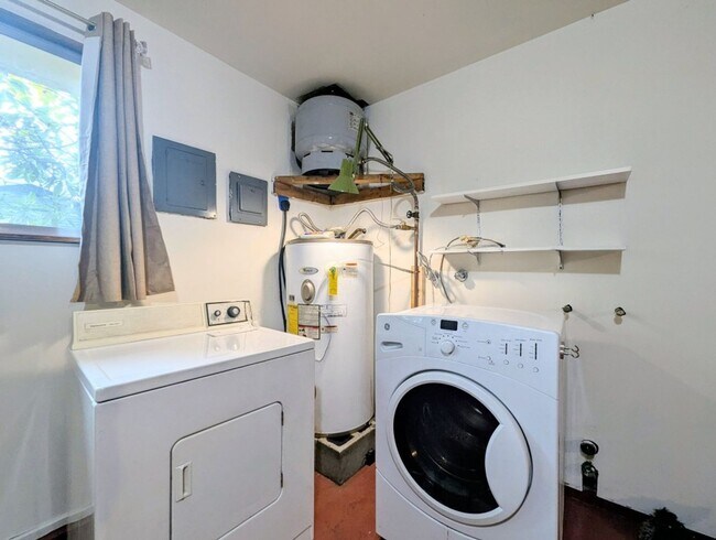 Building Photo - 3Bd/1.75Ba Lake Forest Park House