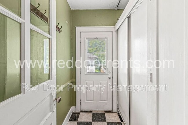 Building Photo - 5440 Carrollton Ave