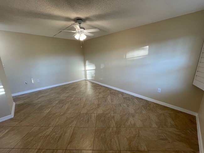 Building Photo - ANNUAL RENTAL - POINCIANA - 1 BED/1 BATH