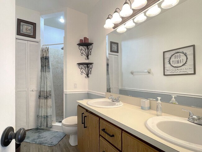 Building Photo - Two-Bedroom Condo in Winterset Community