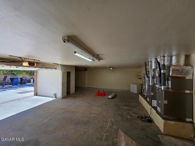 Building Photo - 2828 W Ave O 8