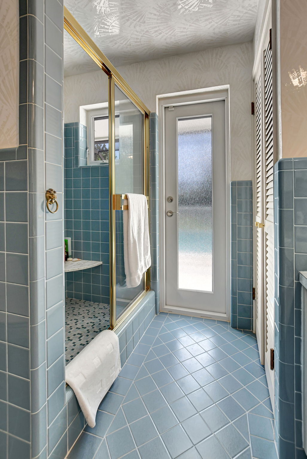 Guest Bathroom - 1350 Spanish River Rd