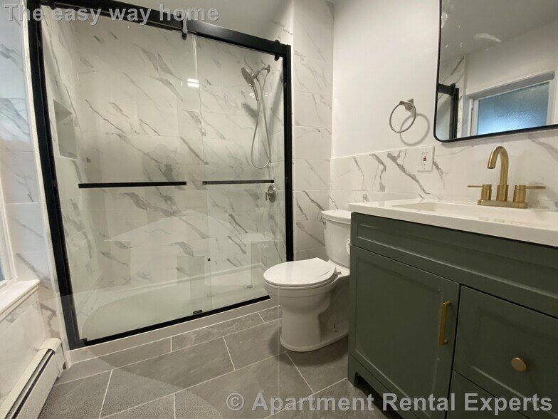 Building Photo - 66 Elm St