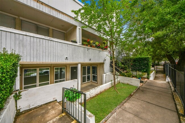 Building Photo - 781 Country Pl Dr