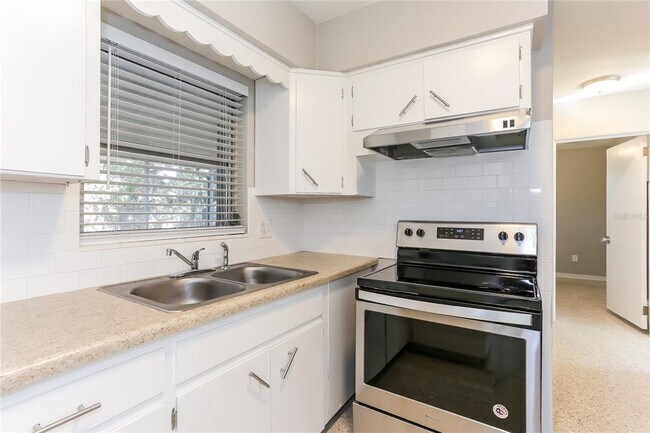 Building Photo - 7941 23rd Ave N