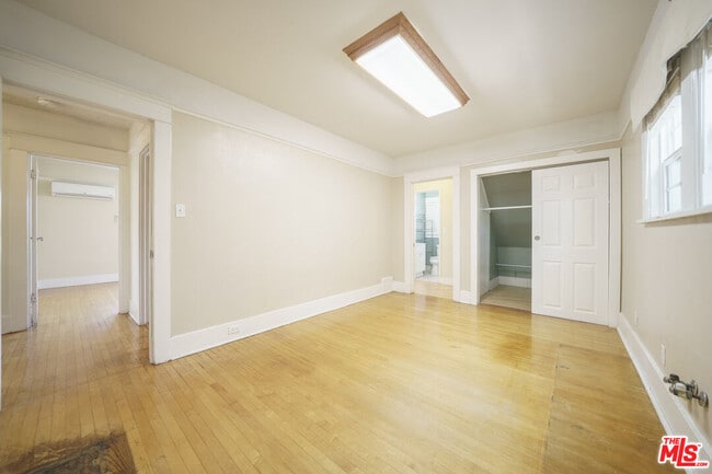 Building Photo - 1417 12th Ave