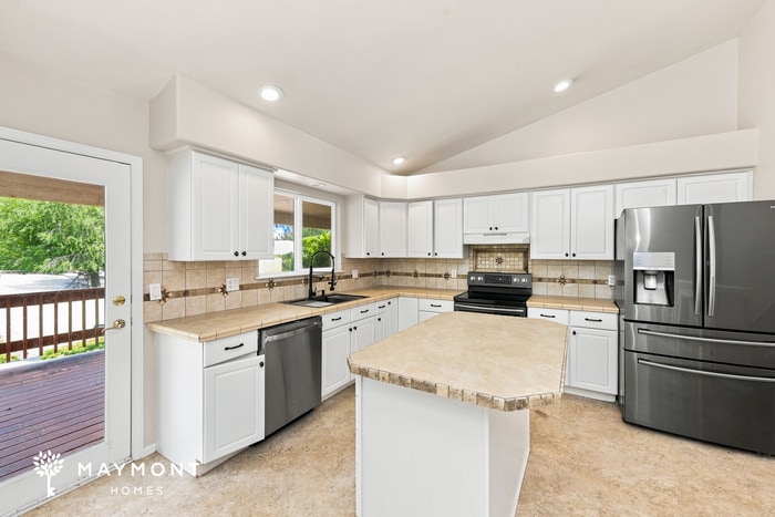 Building Photo - 421 W Littler Dr