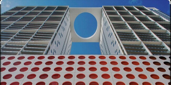 Building Photo - 500 Brickell Ave