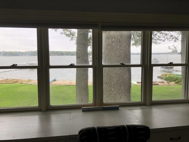 Building Photo - 375 Big Bay Dr