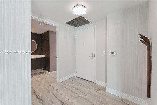 Building Photo - 300 Sunny Isles Blvd