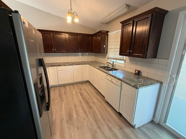 Building Photo - 2737 Sagebrush Dr