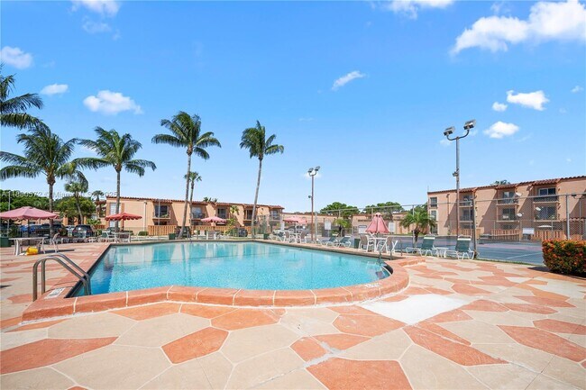 Building Photo - 7105 Miami Lakes Dr