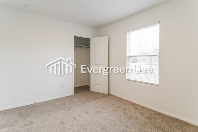 Building Photo - 113 Terrence Dr