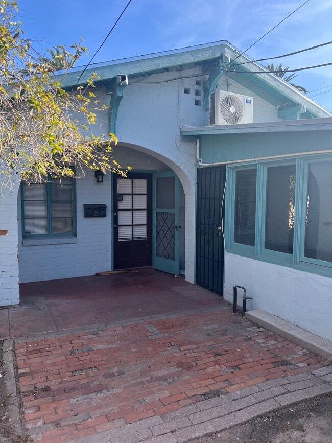 Building Photo - 27 E University Blvd