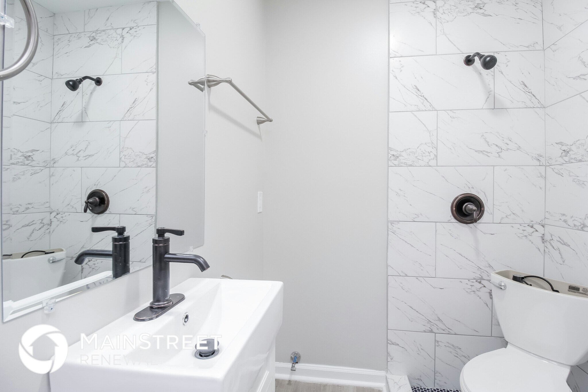 Building Photo - 220 Pine Rd