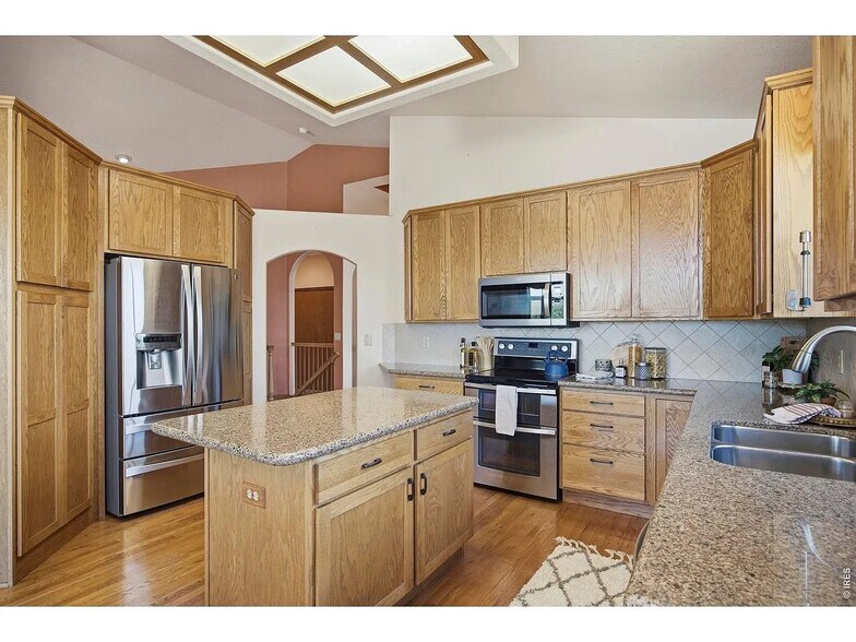 Building Photo - 510 Lakeside Pl