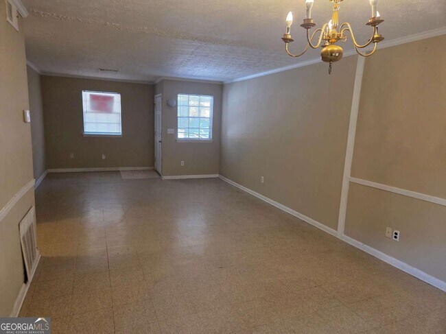 Building Photo - 897 6 Oaks Cir